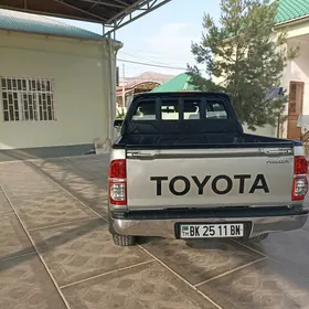 Toyota Hilux 2011