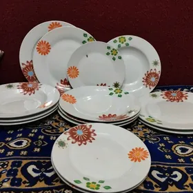Тарелки разные
