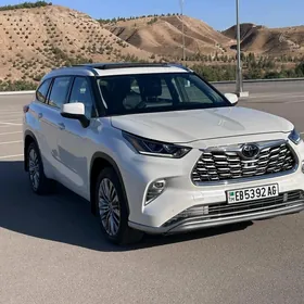 Toyota Highlander 2021