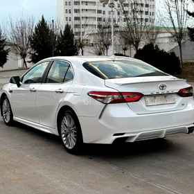 Toyota Camry 2020