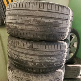 275 35 19 ROADSTONE TEKER