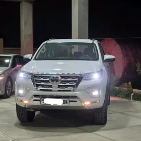 Toyota Fortuner 2024
