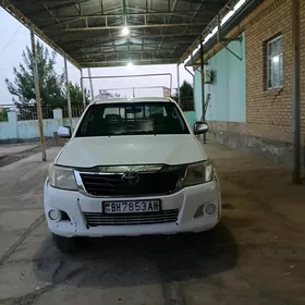 Toyota Hilux 2012