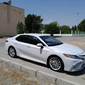 Toyota Camry 2018