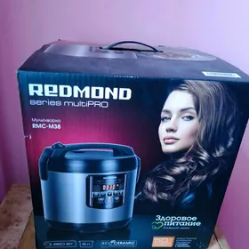 Redmond RMC-M38 Pro multivarka