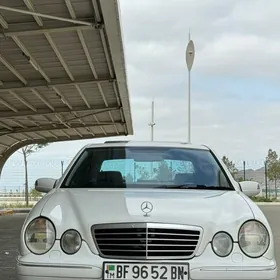 Mercedes-Benz E320 2000