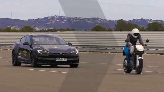 Kia, Porsche и Toyota опередили Tesla и Volvo по качеству систем помощи водителю