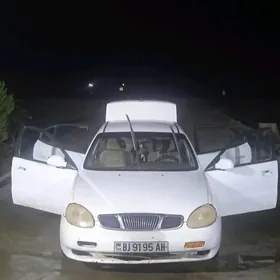 Daewoo Leganza 1998
