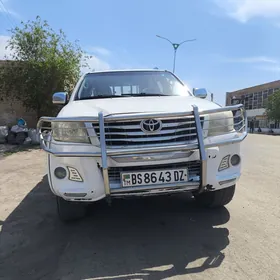 Toyota Hilux 2013
