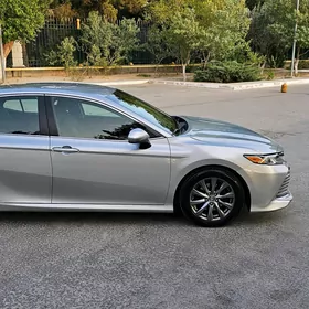 Toyota Camry 2017