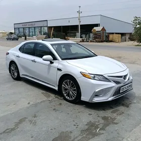 Toyota Camry 2018