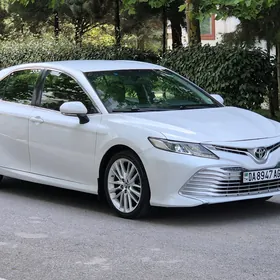 Toyota Camry 2018