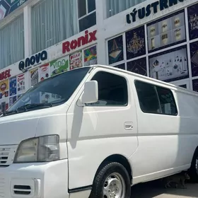 Nissan Urvan 2005