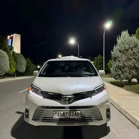 Toyota Sienna 2020
