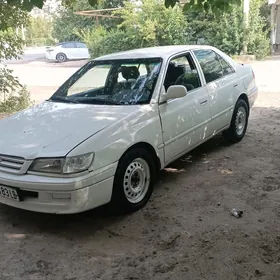 Toyota Corona 1998