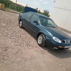 Daewoo Leganza 1999