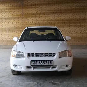 Hyundai Accent 2001