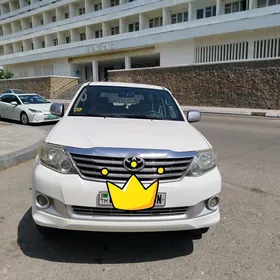 Toyota Fortuner 2010