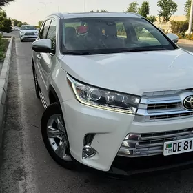 Toyota Highlander 2019