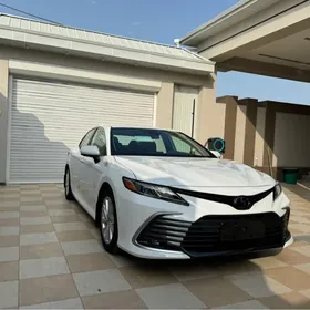 Toyota Camry 2021
