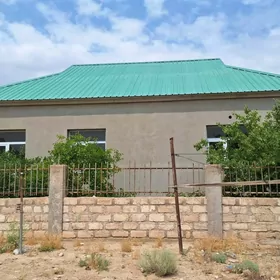 Akdaşda ýaşaýyş jaýy. Gyssagly