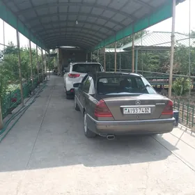 Mercedes-Benz C350 1995