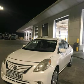 Nissan Versa 2014