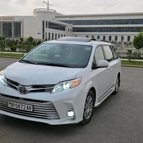 Toyota Sienna 2020