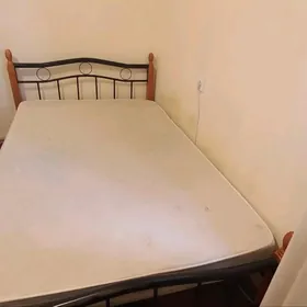 продаю кровать