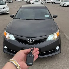 Toyota Camry 2013