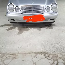 Mercedes-Benz E320 1999