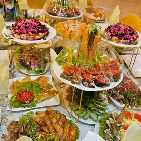 restoran nakryvanie stolov