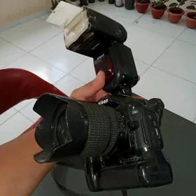 Nikon D 90