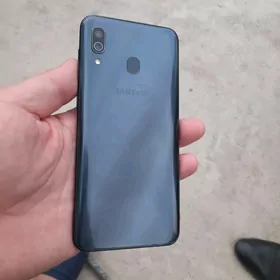 SAMSUNG A30