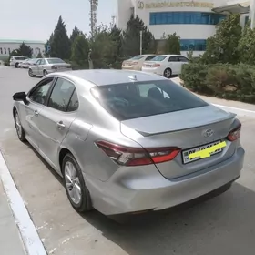Toyota Camry 2022