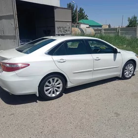Toyota Camry 2017