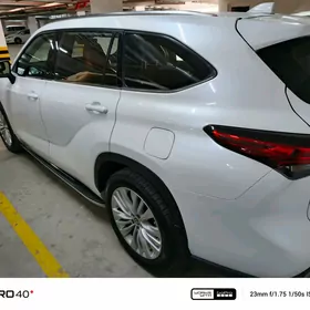 Toyota Highlander 2021