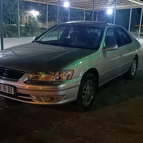 Toyota Camry 2000