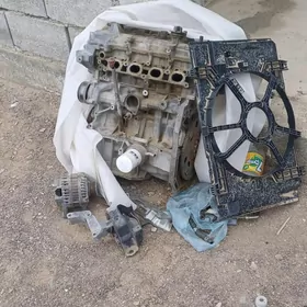 Nissan Versa (gujuk)