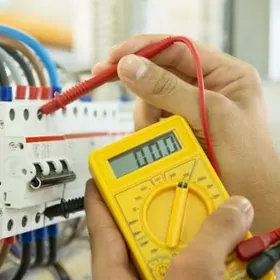 Gözegçi elektrik ussa gerek