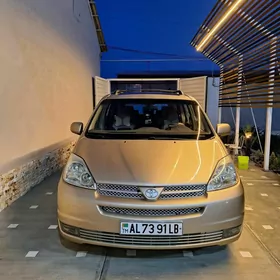 Toyota Sienna 2004