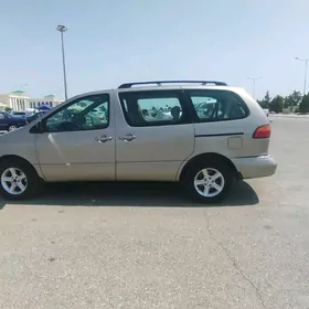 Toyota Sienna 2000