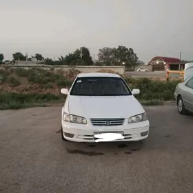 Toyota Camry 2000
