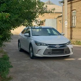 Toyota Camry 2017
