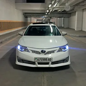Toyota Camry 2014