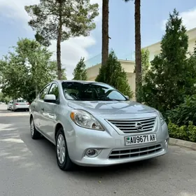 Nissan Versa 2011