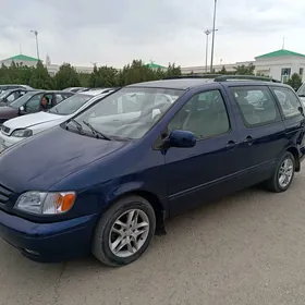 Toyota Sienna 2001