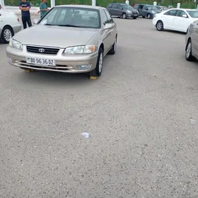 Toyota Camry 2000