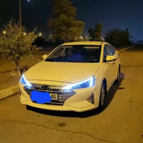 Hyundai Elantra 2019