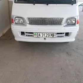 Toyota Hiace 2004